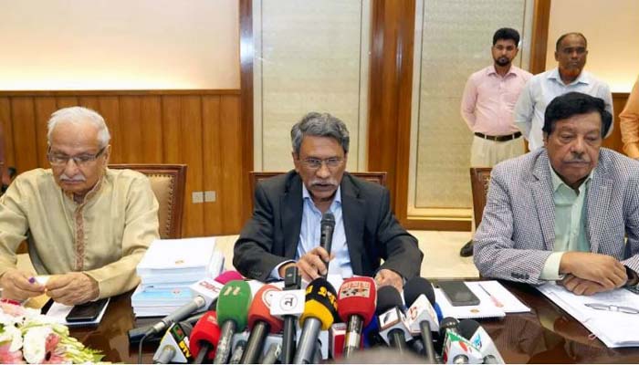 দ্রুতই জাতীয় সনদের দিকে এগোতে চায় ঐকমত্য কমিশন: আলী রীয়াজ
