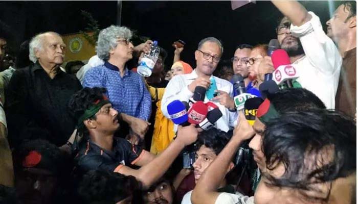 জবি শিক্ষার্থীদের দাবি মেনে নেওয়ার ঘোষণা